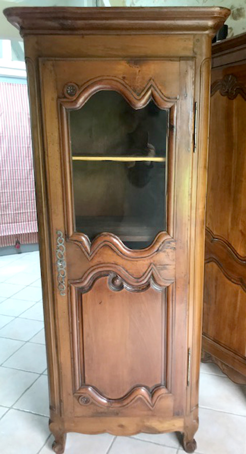 OLD FRENCH GLAZED ARMOIRE / BONNETIERE